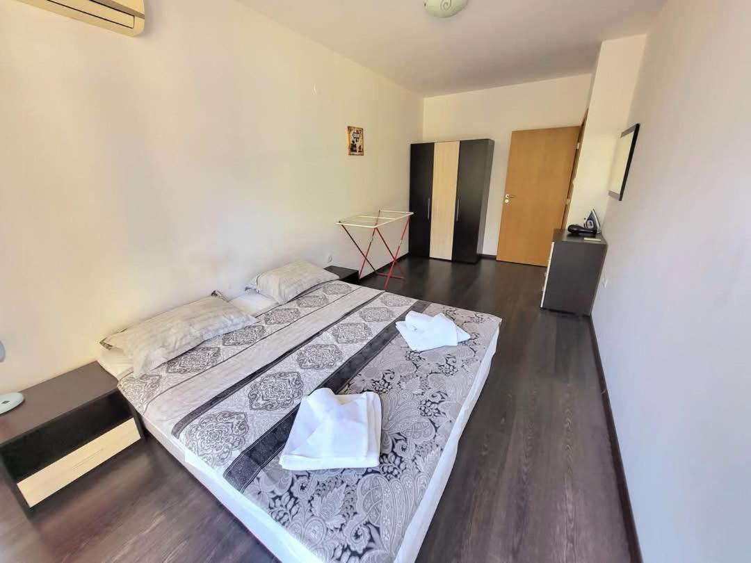 Family Apartments In Solmarin Pantai Sunny Bagian luar foto